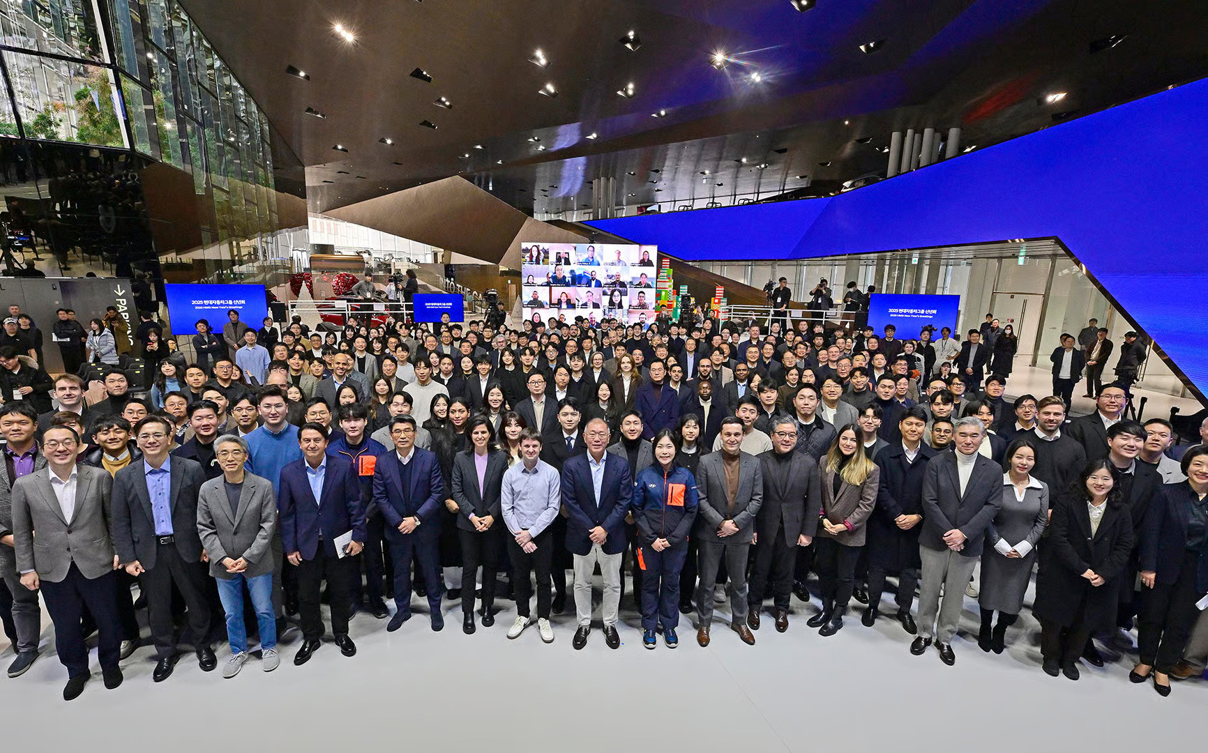 Executive Chair Hyundai Motor Group, Euisun Chung, Menjabarkan Visi 2025 yang Didorong oleh Komitmen terhadap Inovasi, Mengatasi Tantangan, dan Menciptakan Peluang dalam Pesan Tahun Baru