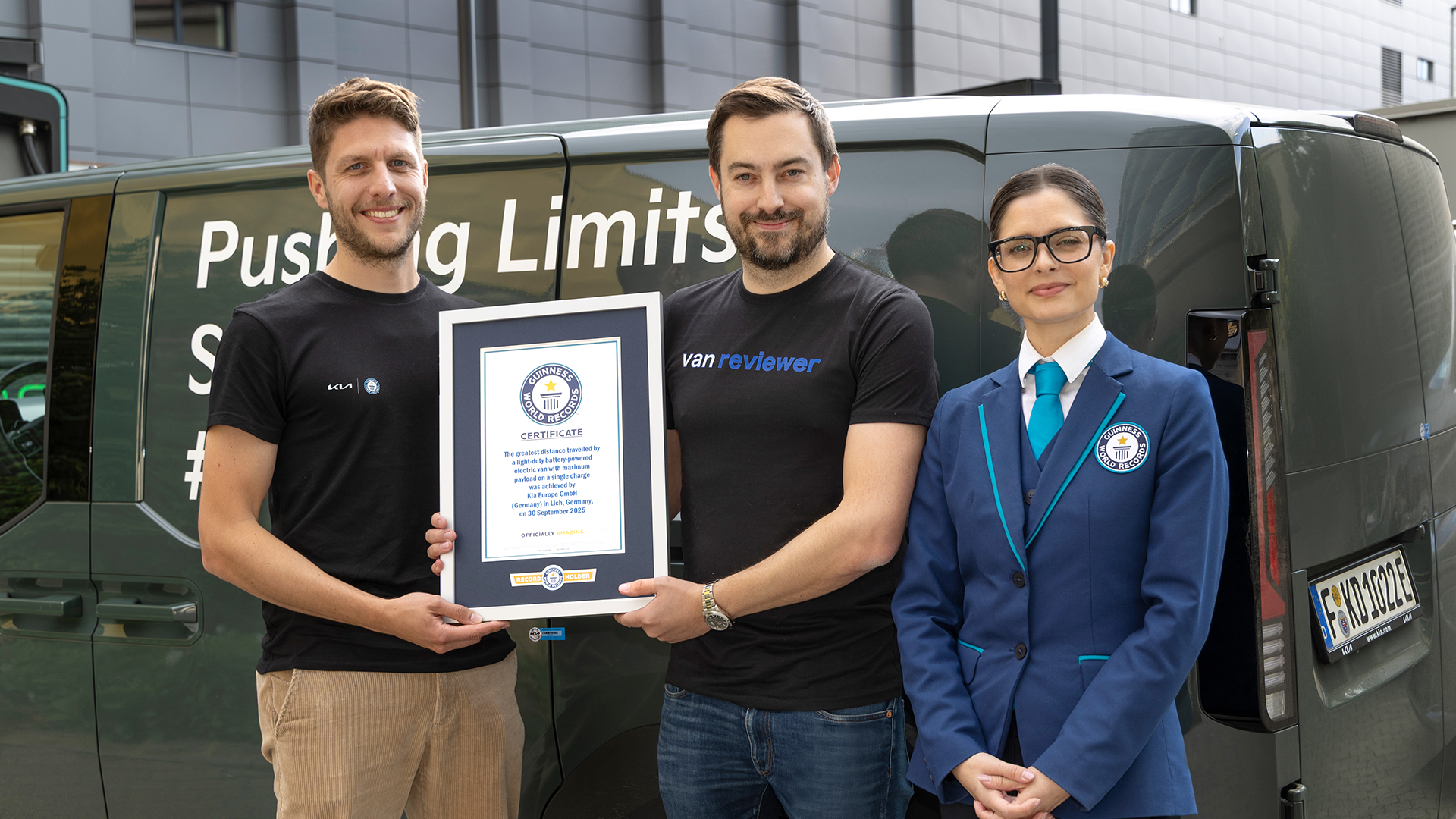 Kia PV5 Cargo Meraih Penghargaan GUINNESS WORLD RECORDSTM , Mampu Menempuh 693,38 kilometer dengan Sekali Pengisian Daya dan Muatan Maksimum